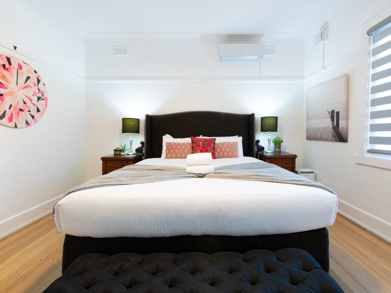 Charming 3-Bedroom Retreat by St Kilda Gardens