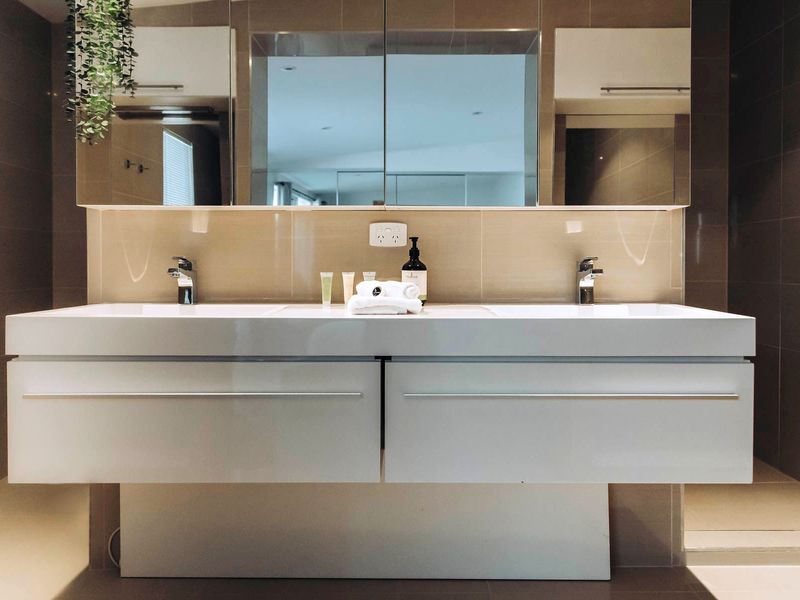 Spahaus Getaway on Morris