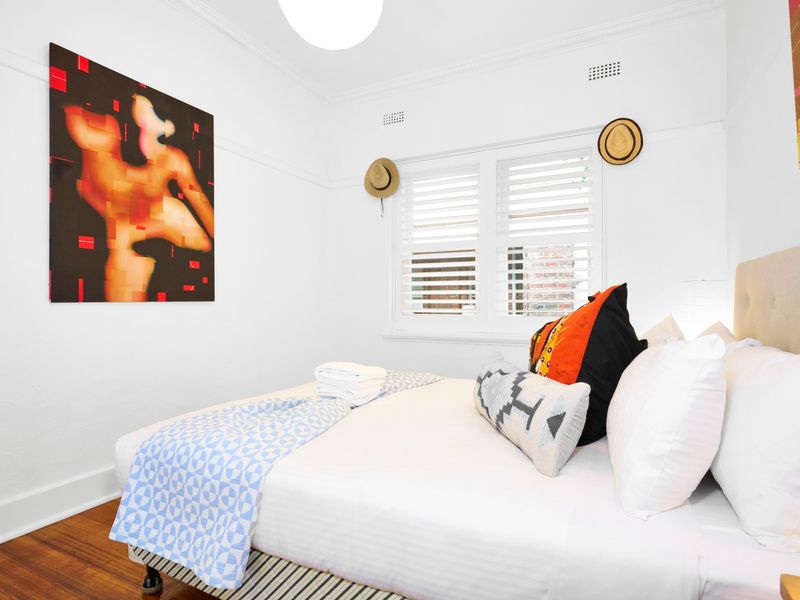 Fresh linens and towels provided