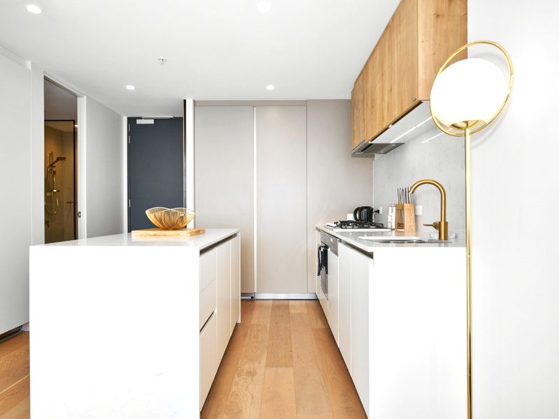 Mackenzie Marvel: Stylish 2BR w/ Skyline Views