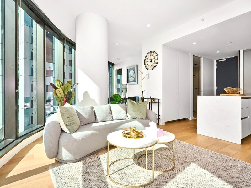 Mackenzie Marvel: Stylish 2BR w/ Skyline Views