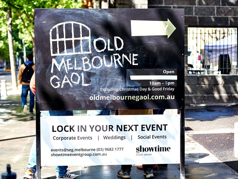 Mackenzie Marvel: Stylish 2BR w/ Skyline Views