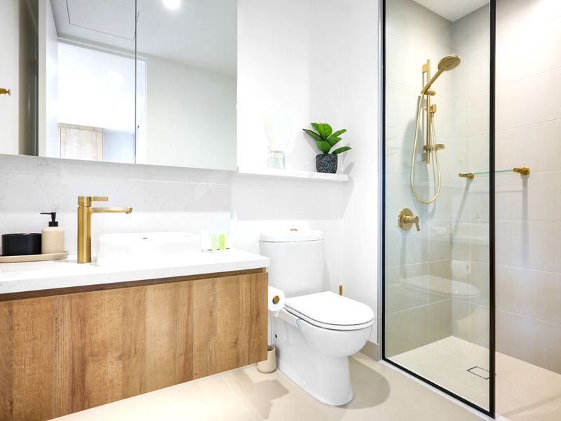 Mackenzie Marvel: Stylish 2BR w/ Skyline Views