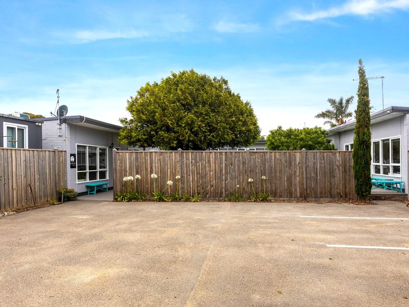 Rosebud Beachfront Haven — Coastal Bliss Four