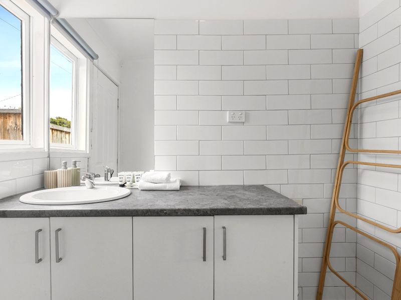 Rosebud Beachfront Haven — Coastal Bliss Four