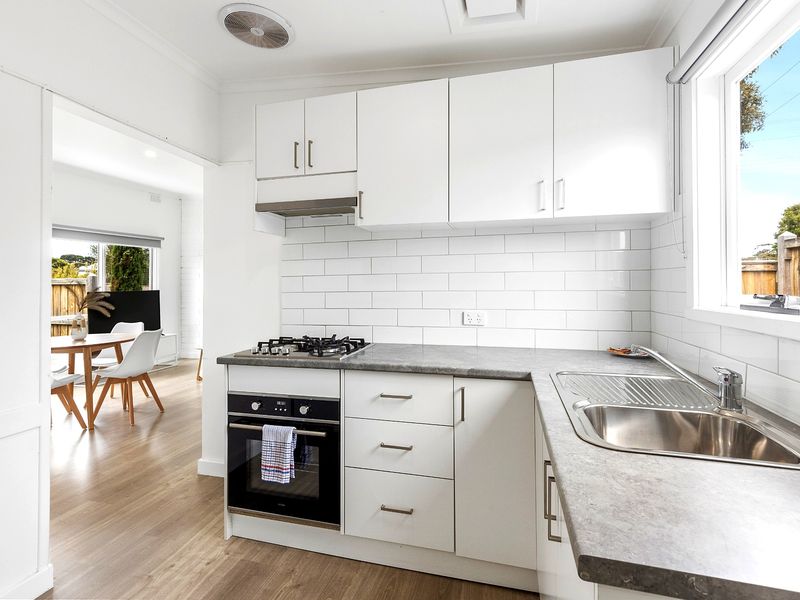 Rosebud Beachfront Haven — Coastal Bliss Five