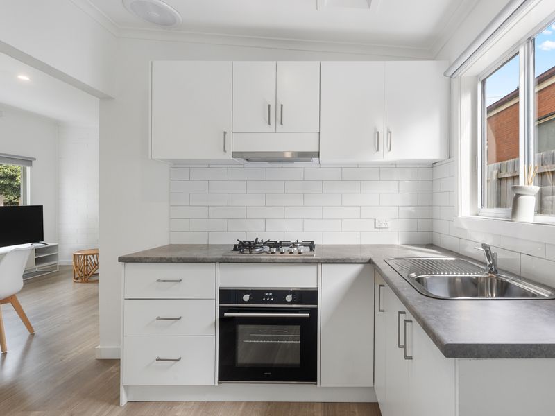 Equipped kitchen with ample bench space