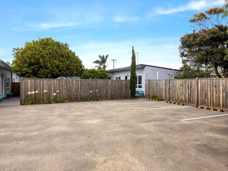 Rosebud Beachfront Haven — Coastal Bliss Three