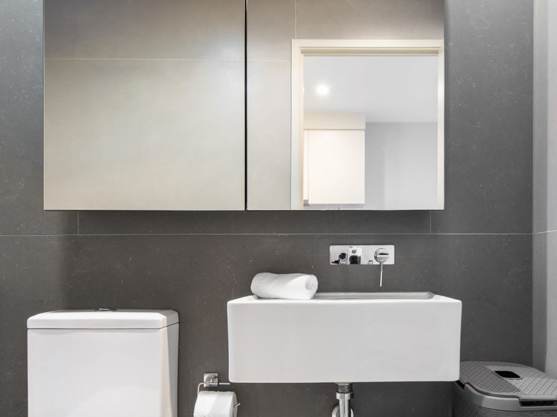 Comfort and elegance in our pristine bathroom