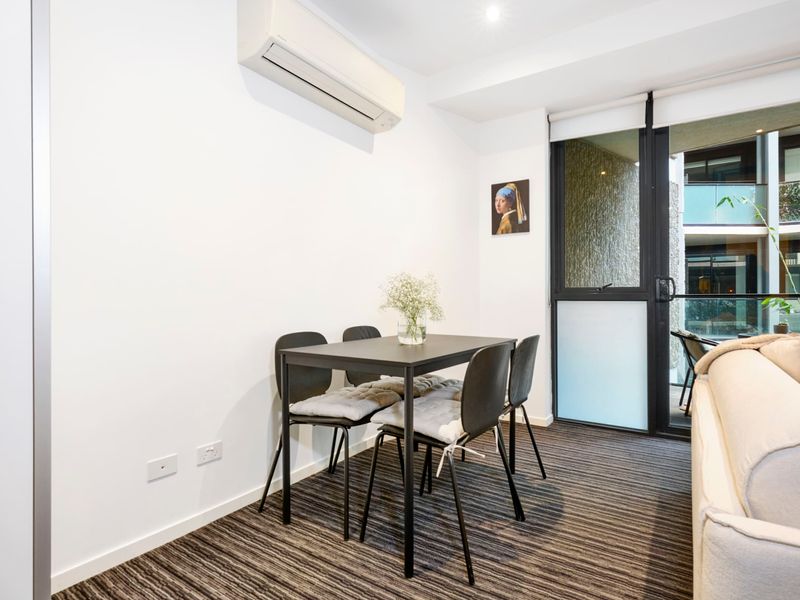 Dining table up to 4 people