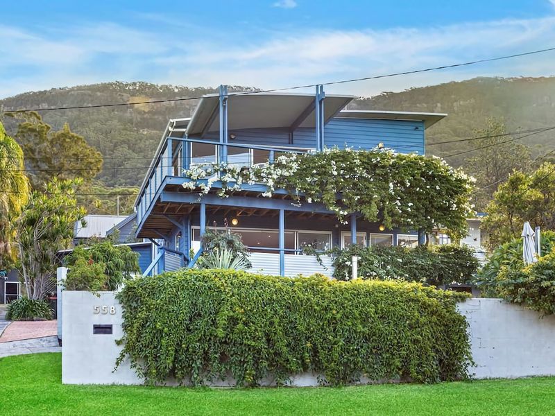 Stunning Coastal Home Views 1 Hour From Sydney