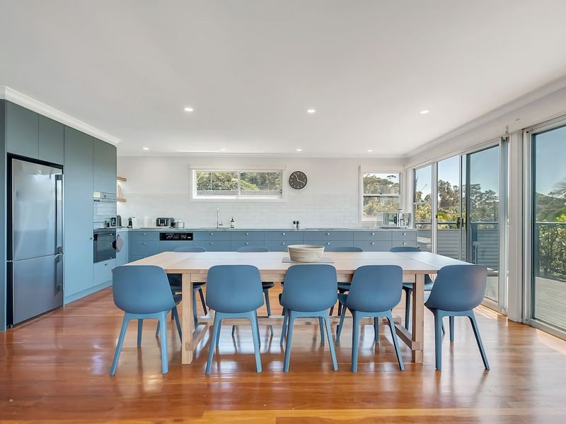 Stunning Coastal Home Views 1 Hour From Sydney
