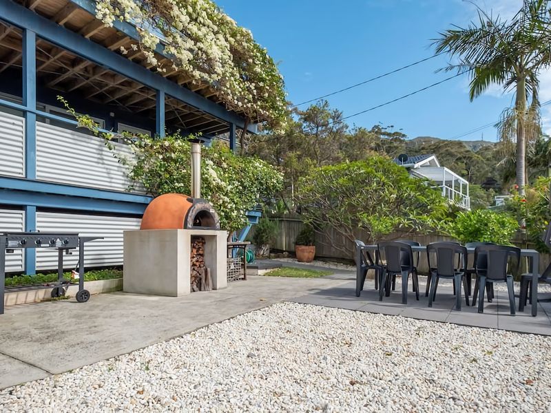 Stunning Coastal Home Views 1 Hour From Sydney