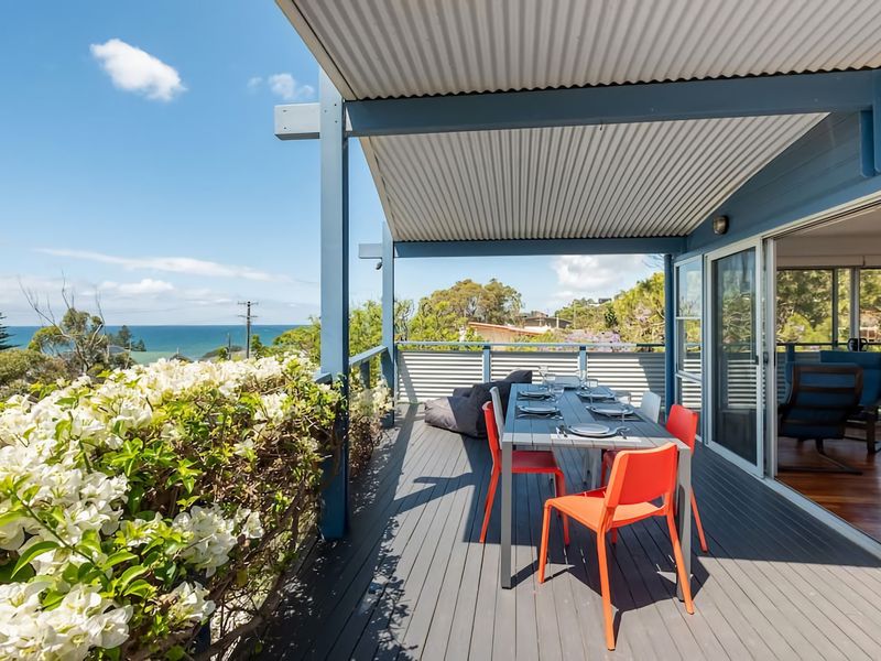 Stunning Coastal Home Views 1 Hour From Sydney