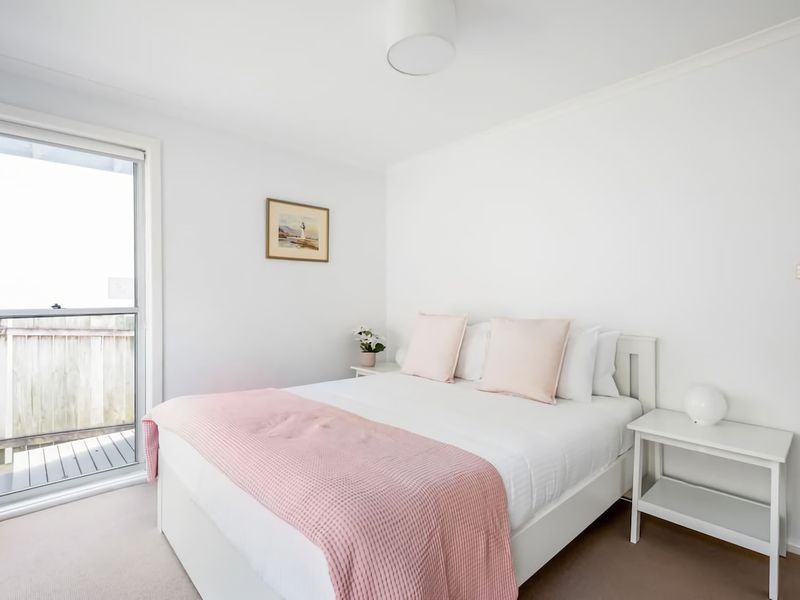 Stunning Coastal Home Views 1 Hour From Sydney