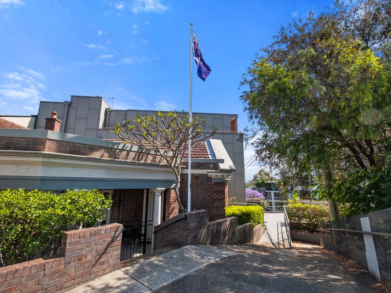 Centrally Located Pymble Apartment