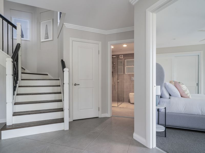 Oatley Escape with Pool Relax in Style & Elegance