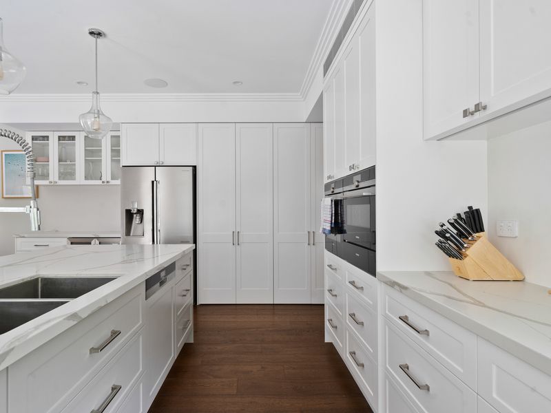 Oatley Escape with Pool Relax in Style & Elegance