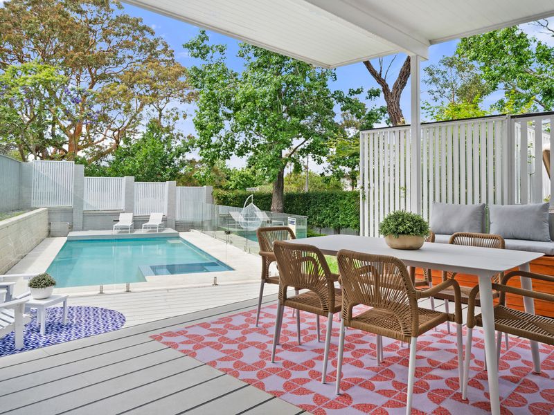 Oatley Escape with Pool Relax in Style & Elegance