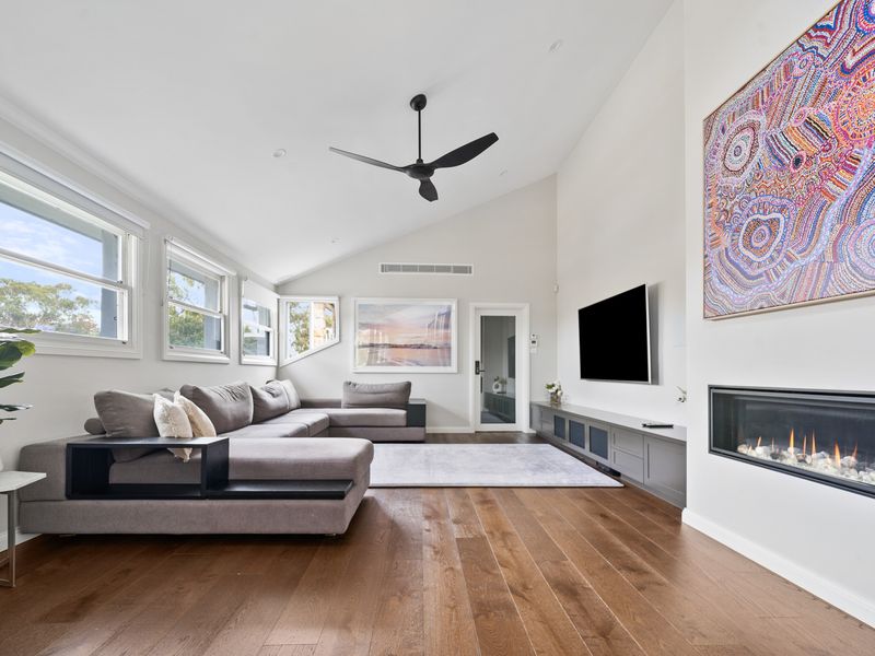 Oatley Escape with Pool Relax in Style & Elegance