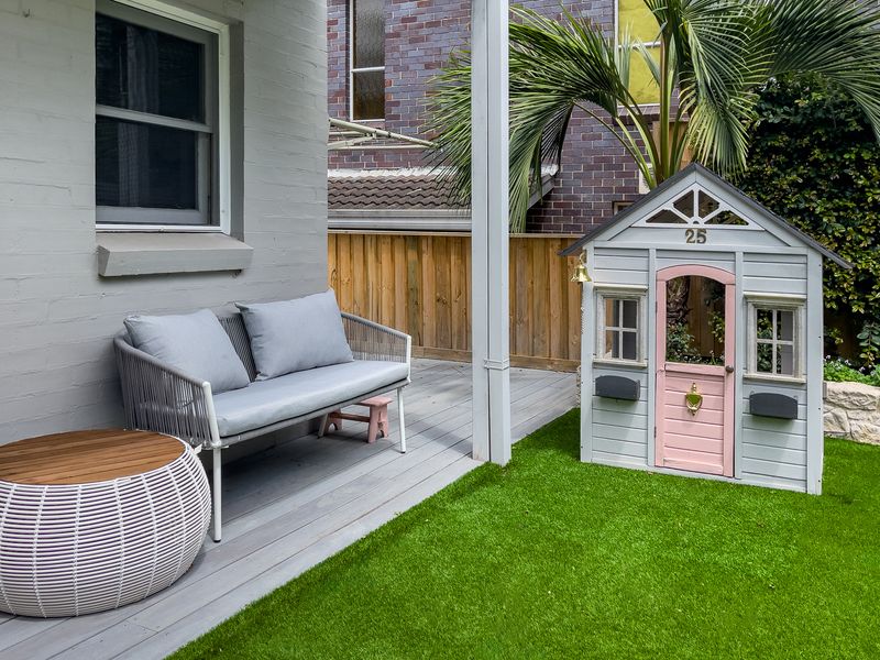 Oatley Escape with Pool Relax in Style & Elegance