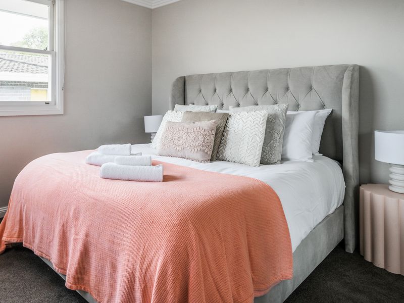 Oatley Escape with Pool Relax in Style & Elegance