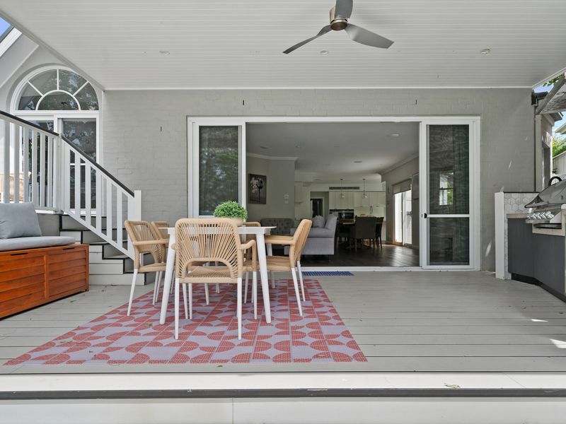 Oatley Escape with Pool Relax in Style & Elegance