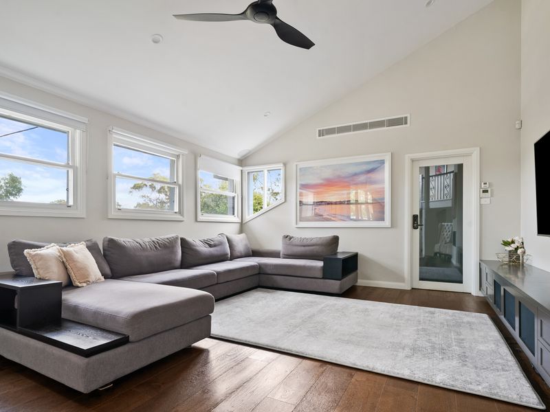 Oatley Escape with Pool Relax in Style & Elegance