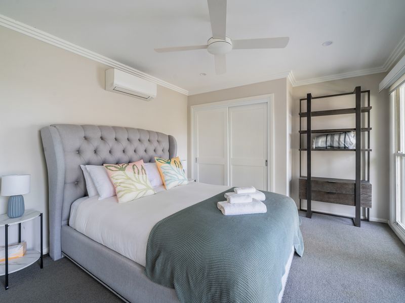 Oatley Escape with Pool Relax in Style & Elegance