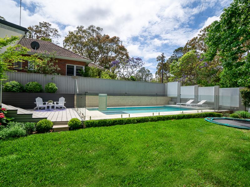 Oatley Escape with Pool Relax in Style & Elegance
