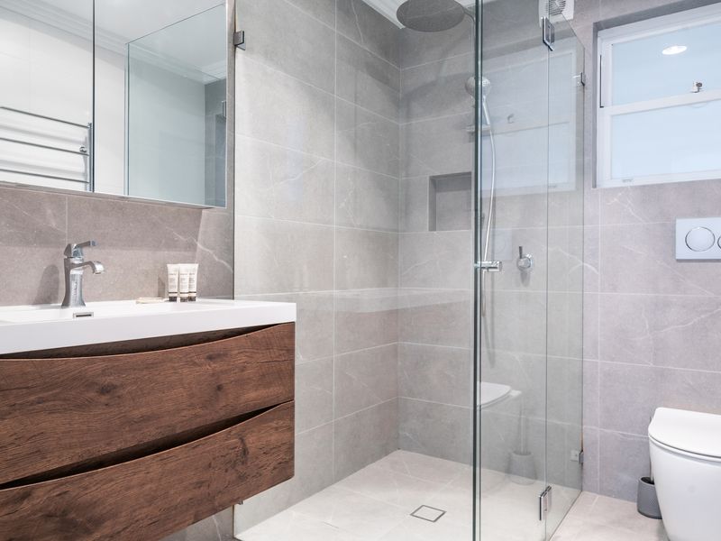 Oatley Escape with Pool Relax in Style & Elegance