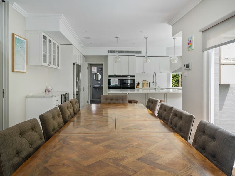 Oatley Escape with Pool Relax in Style & Elegance