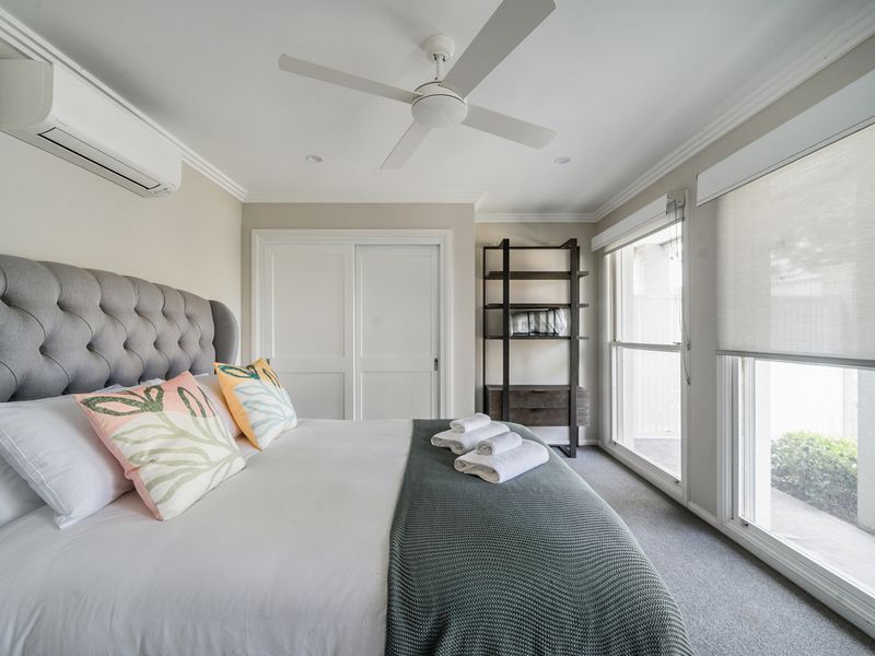 Oatley Escape with Pool Relax in Style & Elegance