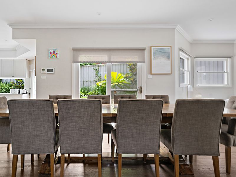 Oatley Escape with Pool Relax in Style & Elegance