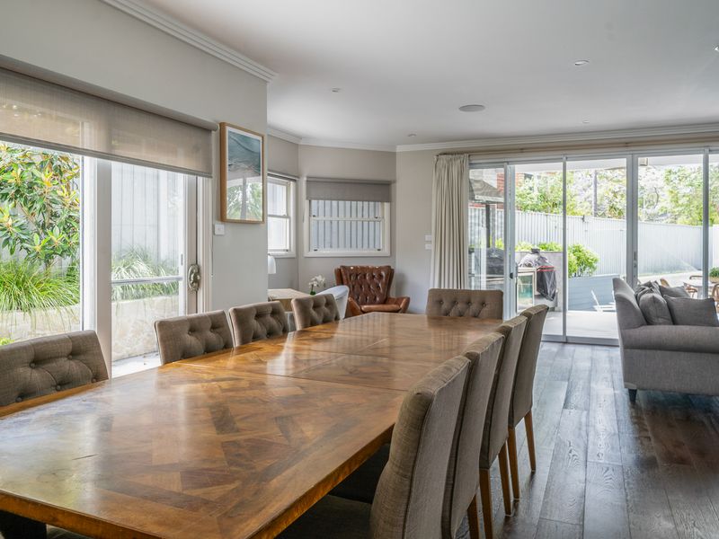 Oatley Escape with Pool Relax in Style & Elegance