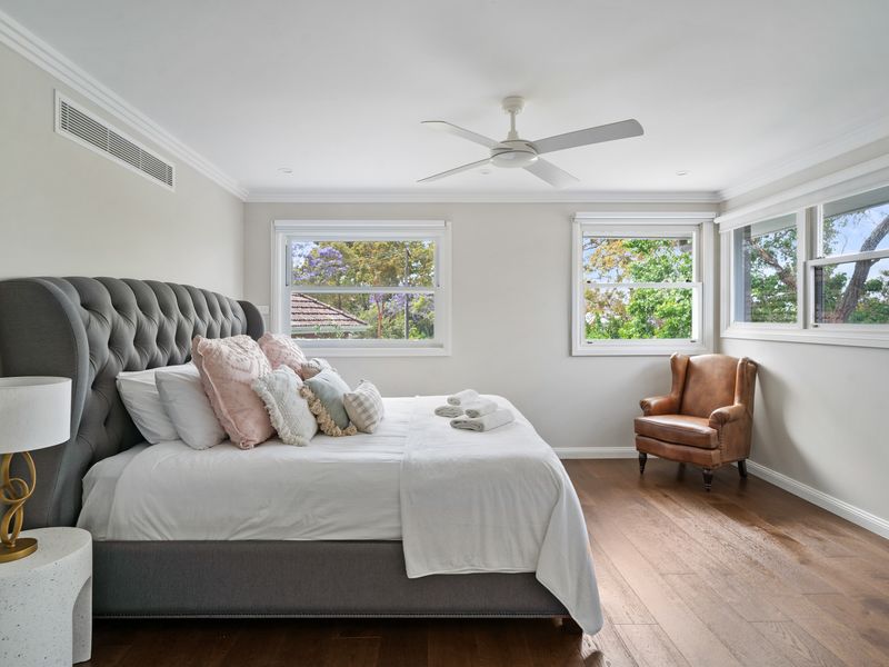 Oatley Escape with Pool Relax in Style & Elegance