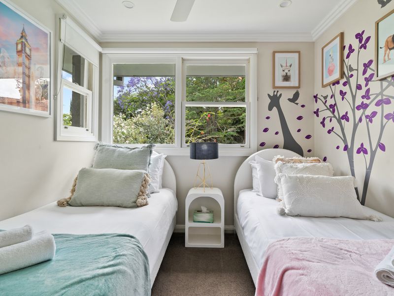 Oatley Escape with Pool Relax in Style & Elegance