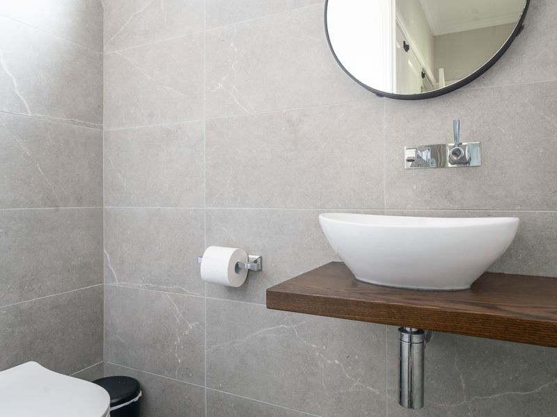 Oatley Escape with Pool Relax in Style & Elegance