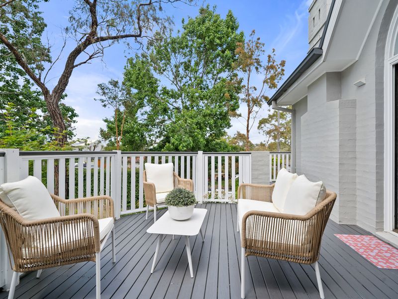 Oatley Escape with Pool Relax in Style & Elegance