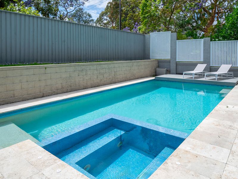Oatley Escape with Pool Relax in Style & Elegance