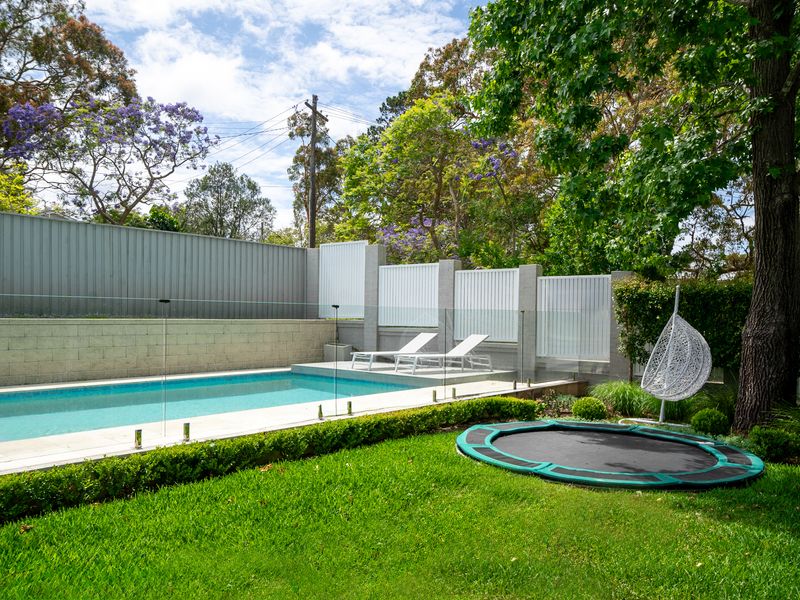 Oatley Escape with Pool Relax in Style & Elegance