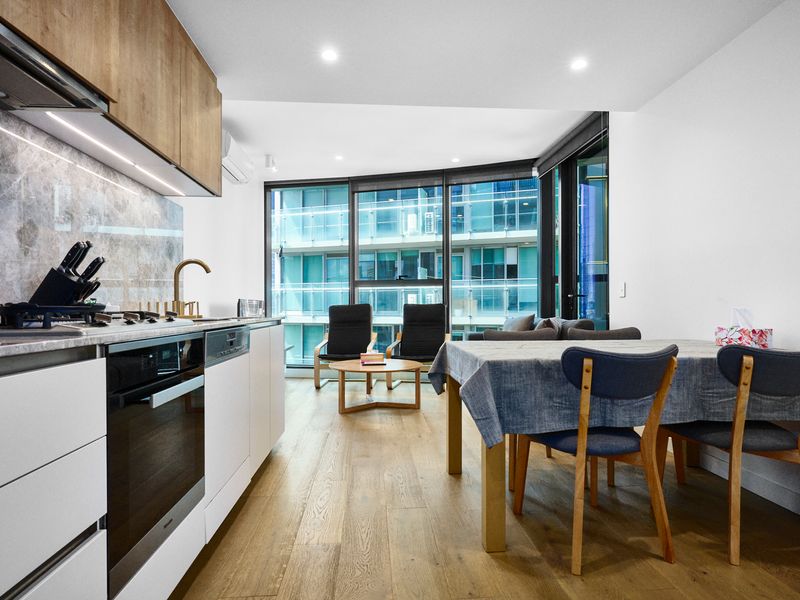 Modern kitchen and dining area with everything needed for a comfortable stay