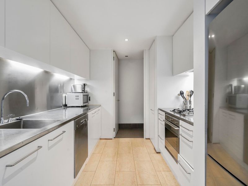 Urban Oasis with Parking Gym Sauna and Lap Pool