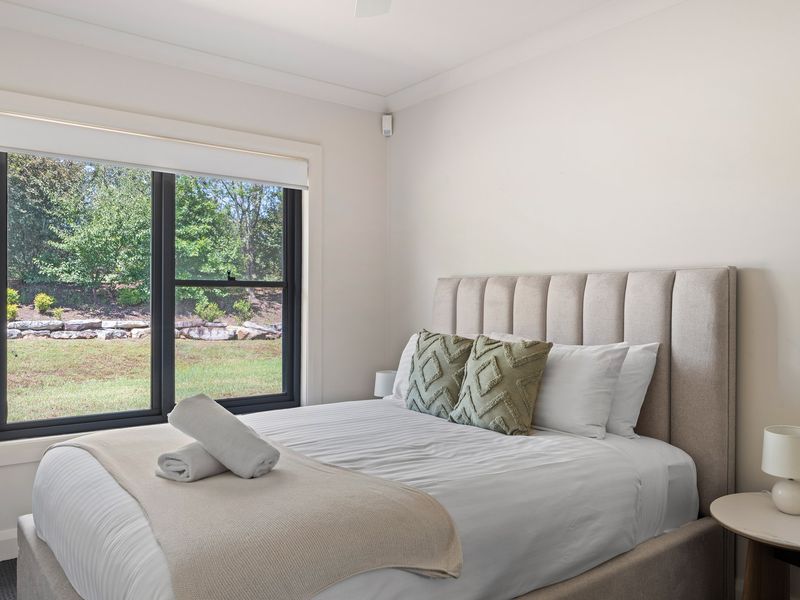 Bedroom 2 - queen bed