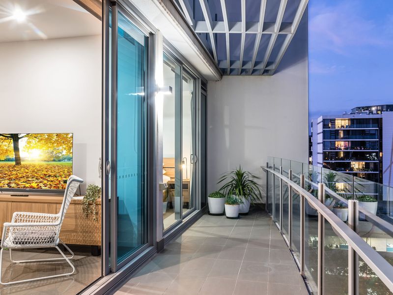 Direct access to the balcony
