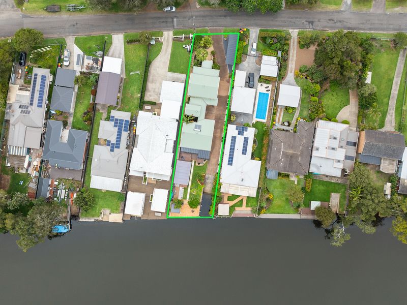 The Boathouse – Pool & Private Slip