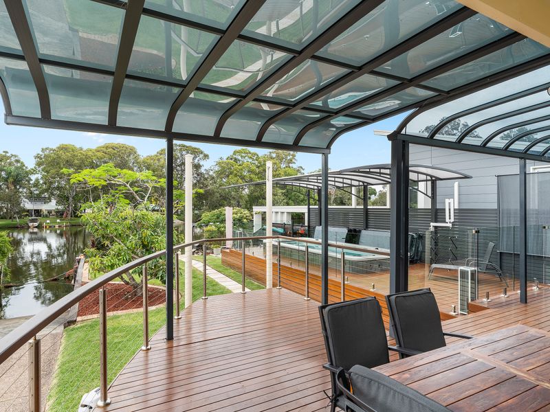 The Boathouse – Pool & Private Slip