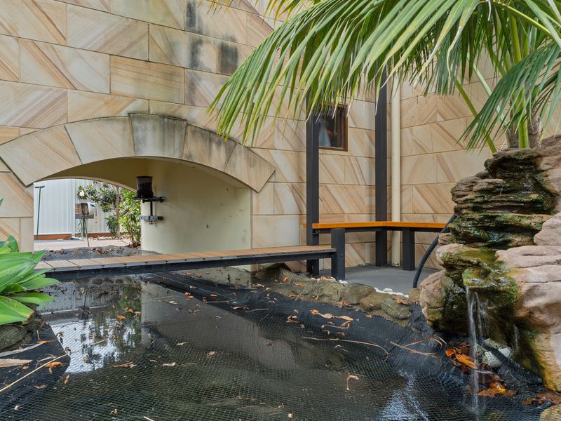 The Boathouse – Pool & Private Slip