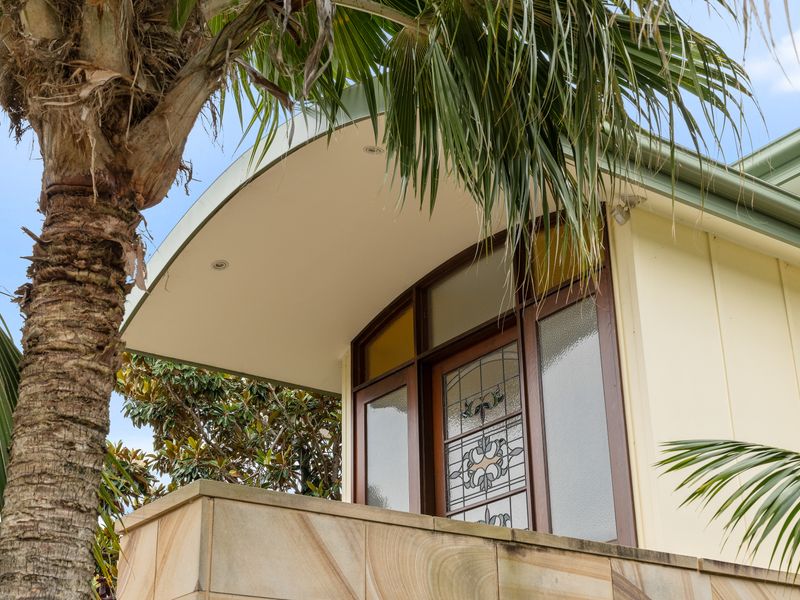 The Boathouse – Pool & Private Slip