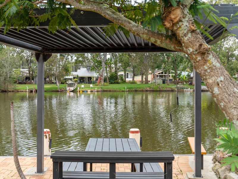 The Boathouse – Pool & Private Slip